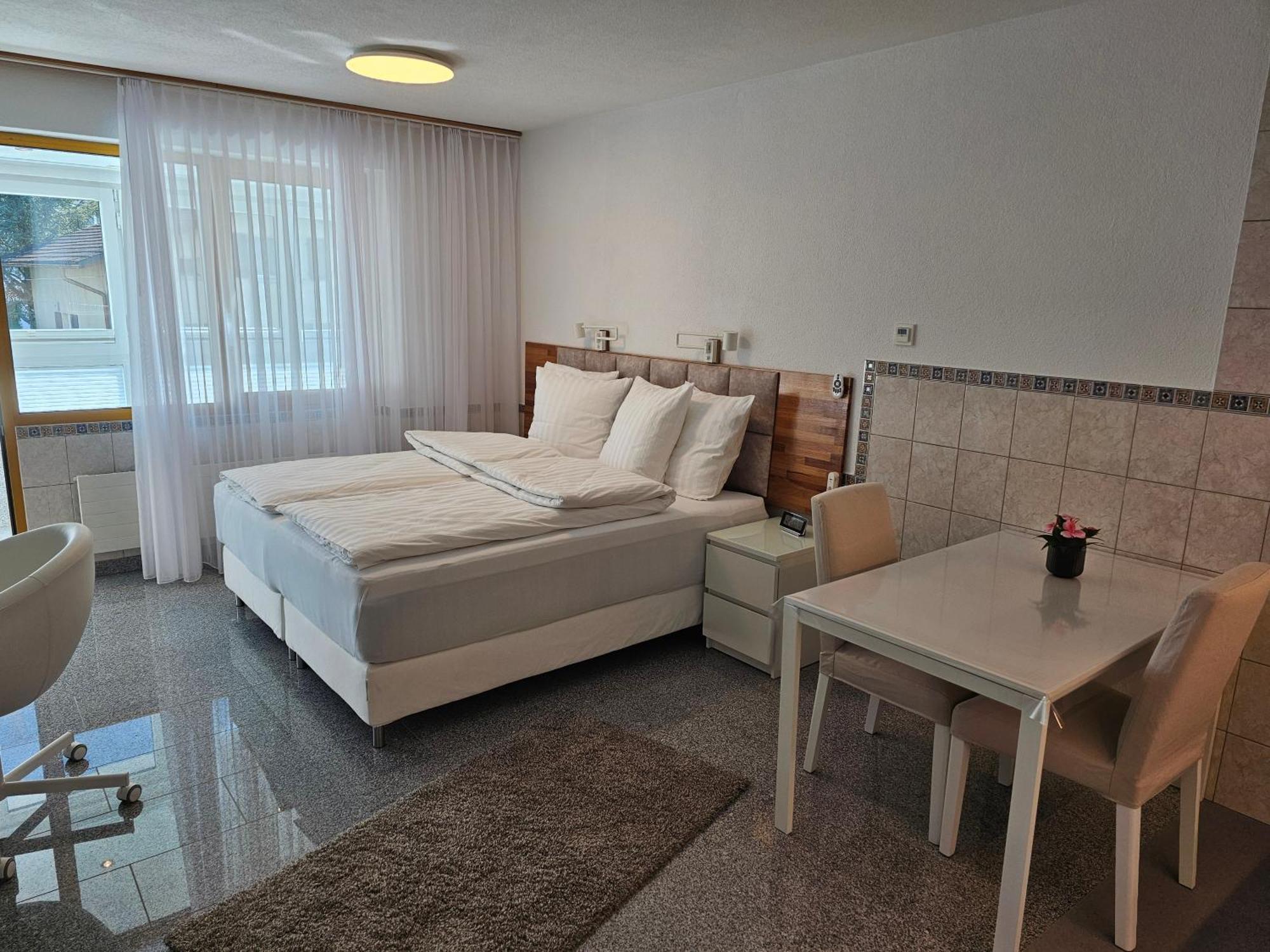 Motel 96 Бальцерс Экстерьер фото